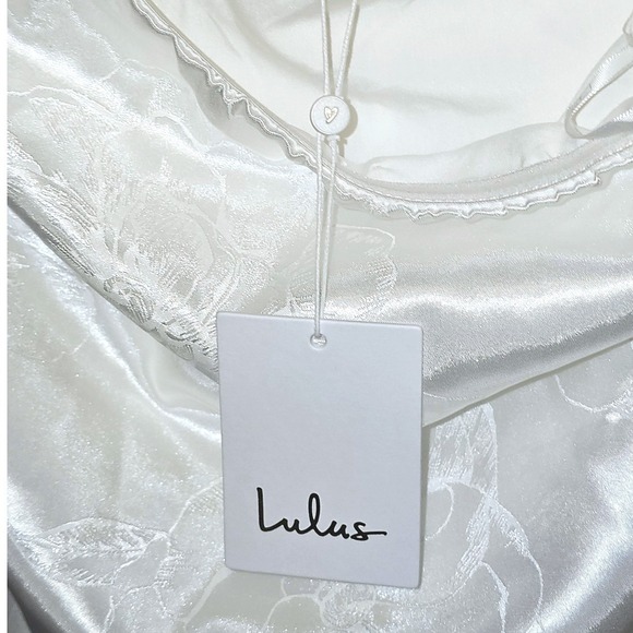 Lulu's Ivory Satin Jacquard Strapless Maxi Dress w/ Back Bow – Size S New - Picture 7 of 8